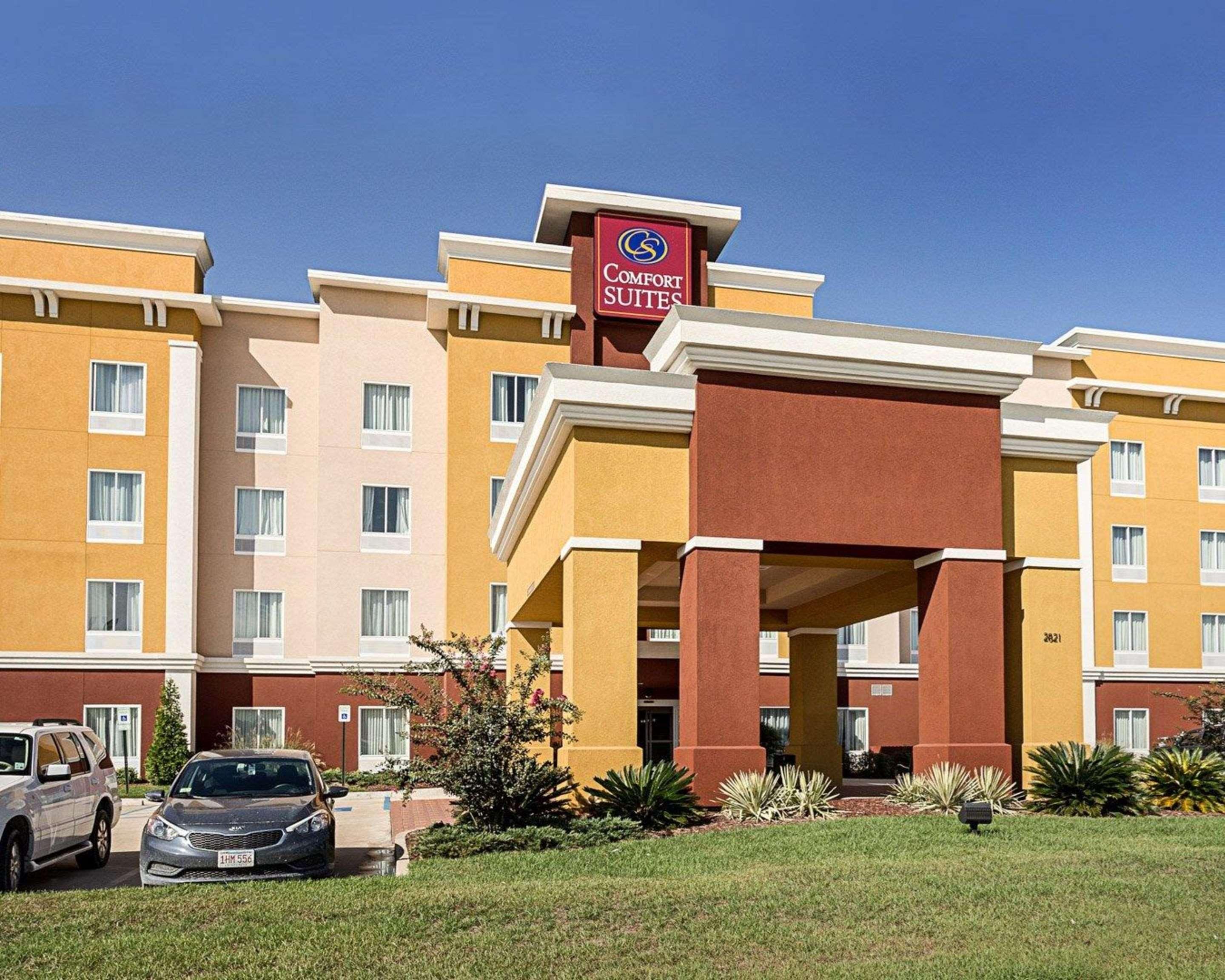 Comfort Suites Near Tanger Outlet Mall Gonzales Exterior photo