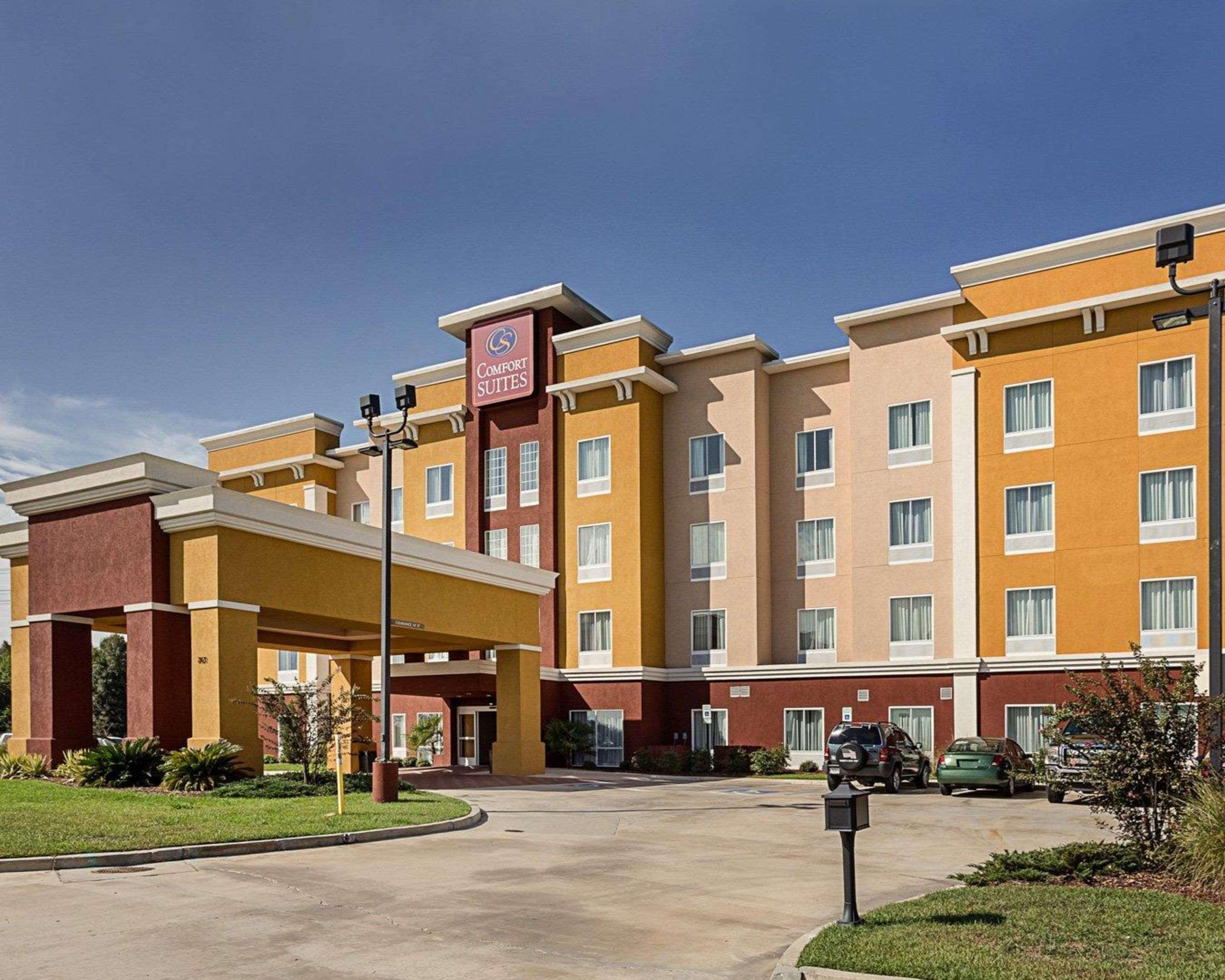 Comfort Suites Near Tanger Outlet Mall Gonzales Exterior photo