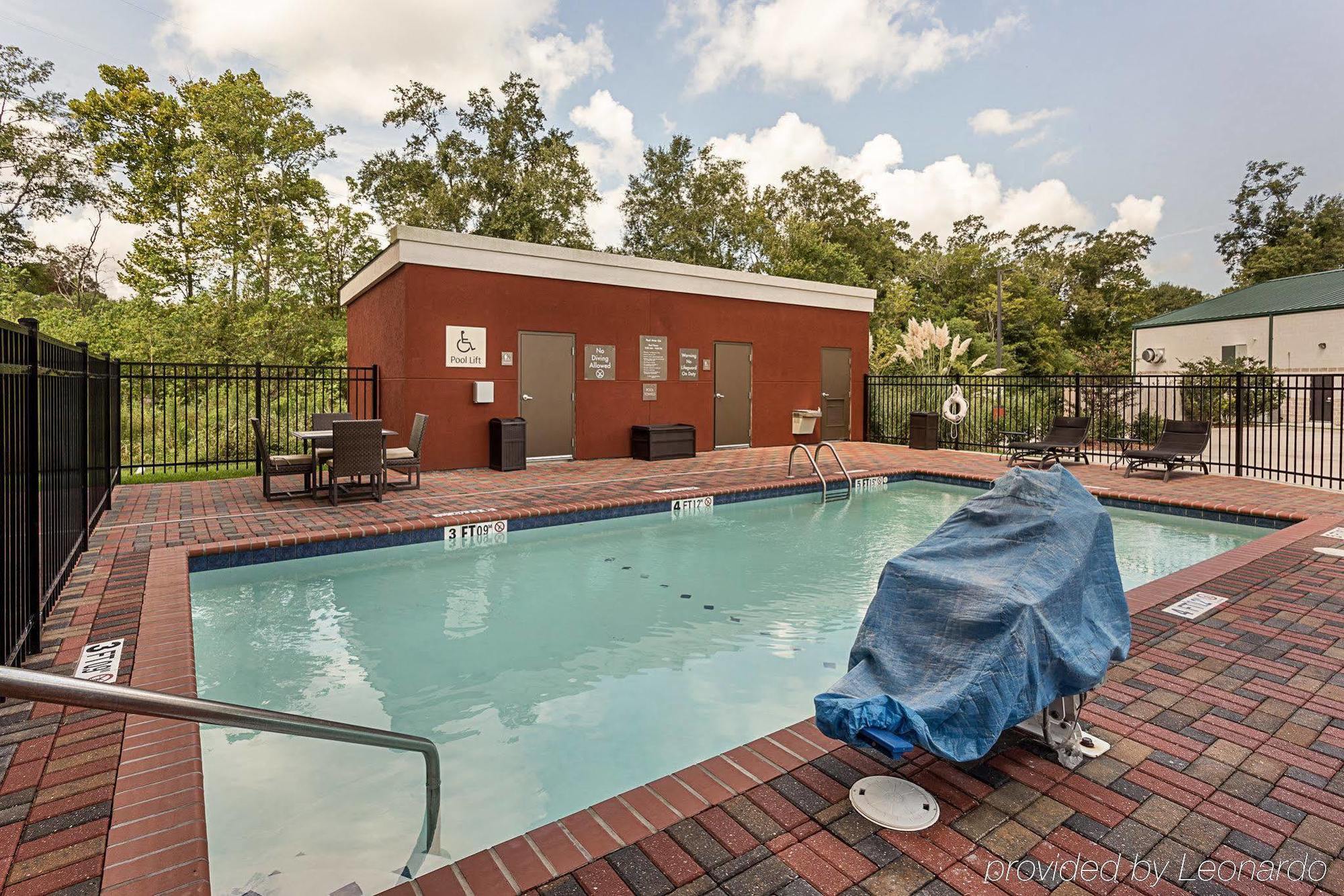 Comfort Suites Near Tanger Outlet Mall Gonzales Exterior photo